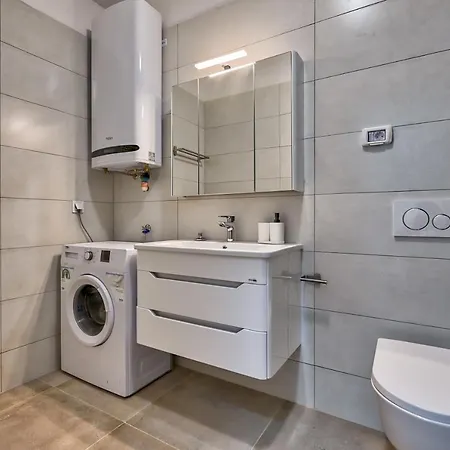 Gold Apartment *