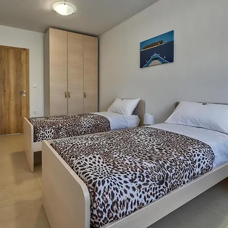 Gold Apartment