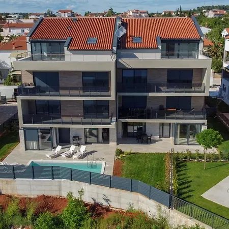 Gold Apartment