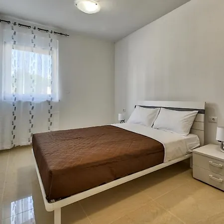 Apartment Gold